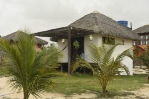 Casa 06 - Chalé na Praia do Macapá